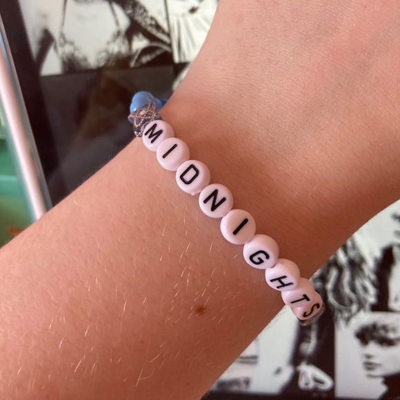 Taylor Swift Eras Tour Friendship Bracelet - Picture 3 of 4